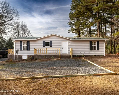 142 Pine Valley Lane West End NC 27376