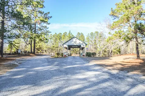 23 Equestrian Lane Carthage NC 28327
