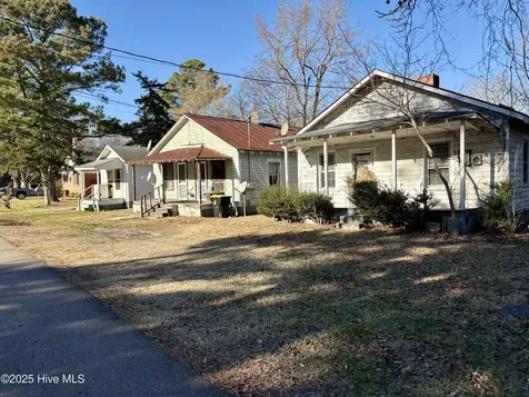 216 Crawford Street Bethel NC 27812