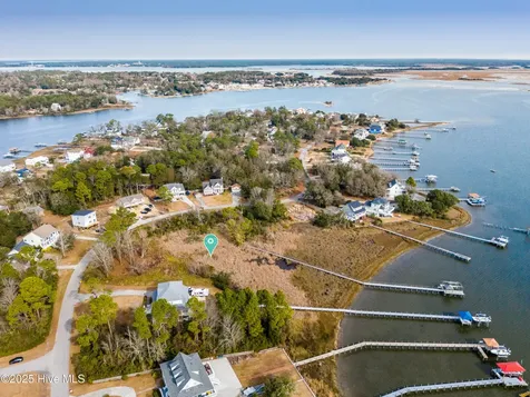 1065 Chadwick Shores Drive Sneads Ferry NC 28460