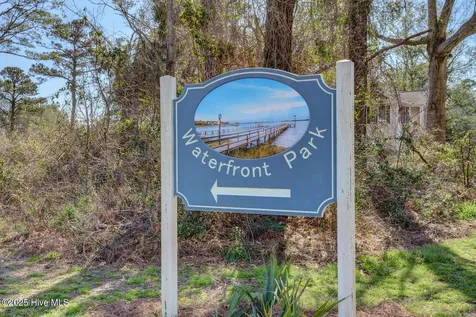 1065 Chadwick Shores Drive Sneads Ferry NC 28460