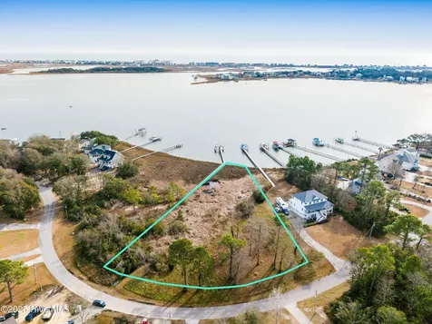 1065 Chadwick Shores Drive Sneads Ferry NC 28460