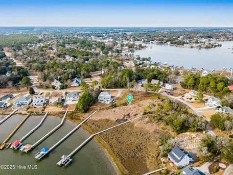 1065 Chadwick Shores Drive Sneads Ferry NC 28460