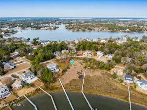 1065 Chadwick Shores Drive Sneads Ferry NC 28460