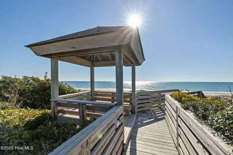 2509 W Fort Macon Road Atlantic Beach NC 28512
