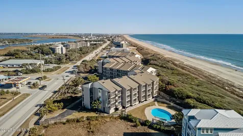 2509 W Fort Macon Road Atlantic Beach NC 28512
