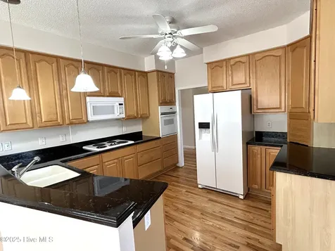 4921 Crosswinds Drive Wilmington NC 28409