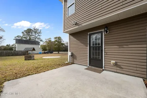 436 Huffmantown Road Richlands NC 28574