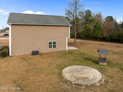 436 Huffmantown Road Richlands NC 28574