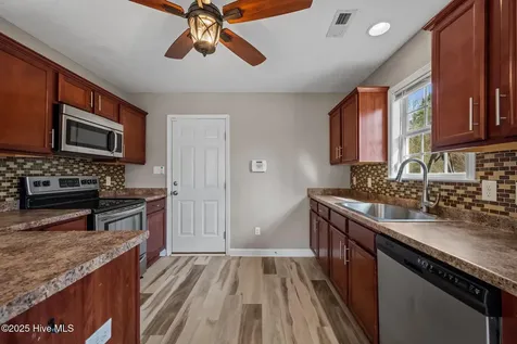 436 Huffmantown Road Richlands NC 28574