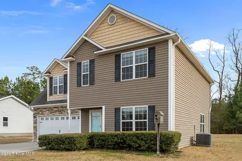 436 Huffmantown Road Richlands NC 28574