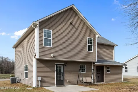 436 Huffmantown Road Richlands NC 28574