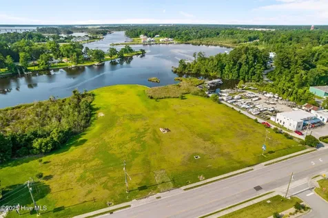 147 Old Bridge Street Jacksonville NC 28540