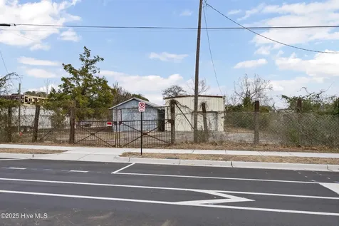 1403 S 5th Avenue Wilmington NC 28401