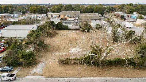 1403 S 5th Avenue Wilmington NC 28401