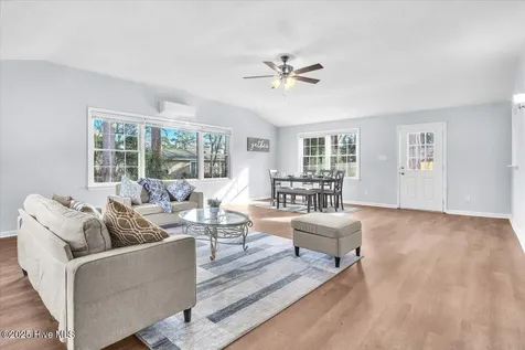 122 Carolina Circle Jacksonville NC 28546