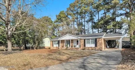 122 Carolina Circle Jacksonville NC 28546