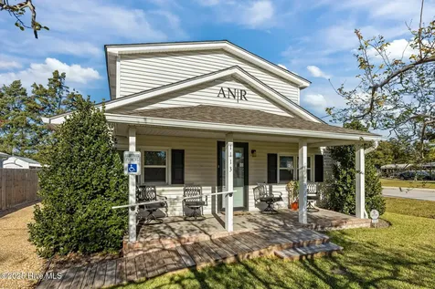 1113 Lennoxville Road Beaufort NC 28516