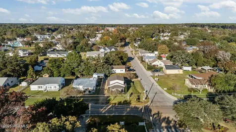 1113 Lennoxville Road Beaufort NC 28516
