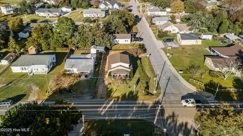 1113 Lennoxville Road Beaufort NC 28516