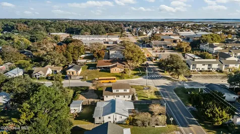 1113 Lennoxville Road Beaufort NC 28516