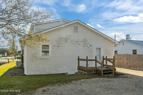 1113 Lennoxville Road Beaufort NC 28516
