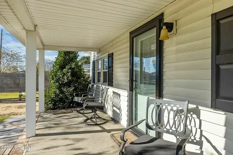 1113 Lennoxville Road Beaufort NC 28516