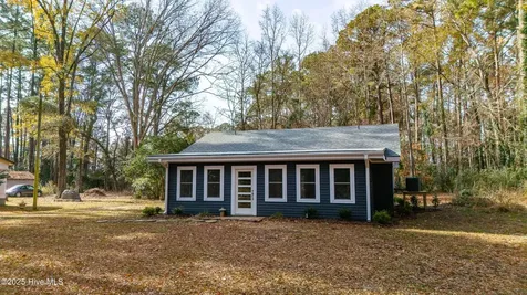 59 Neuse Hill Road Arapahoe NC 28510