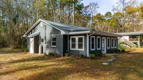 59 Neuse Hill Road Arapahoe NC 28510