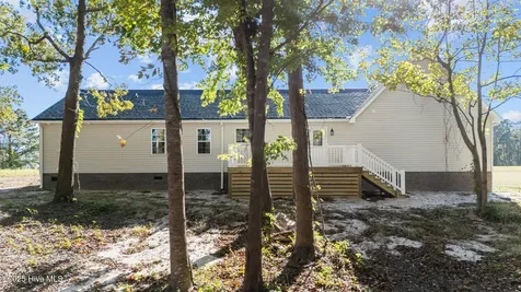 263 Treasure Point Road Bath NC 27808