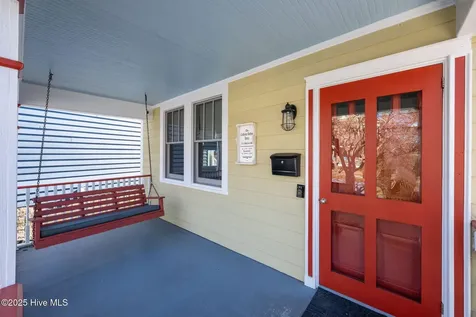 723 Pollock Street New Bern NC 28562