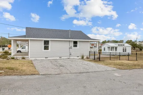 613 Mulberry Street Beaufort NC 28516
