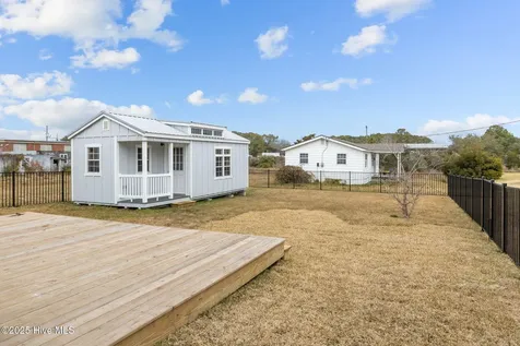 613 Mulberry Street Beaufort NC 28516