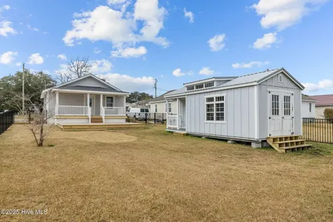 613 Mulberry Street Beaufort NC 28516