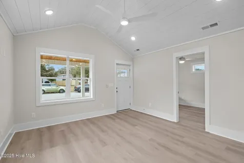 613 Mulberry Street Beaufort NC 28516
