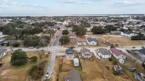 613 Mulberry Street Beaufort NC 28516