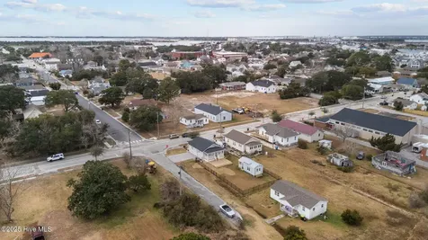 613 Mulberry Street Beaufort NC 28516