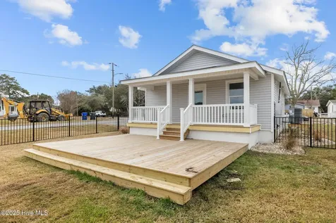 613 Mulberry Street Beaufort NC 28516