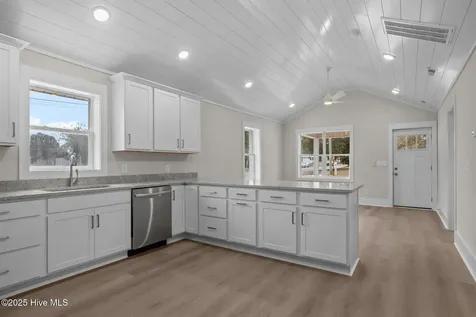 613 Mulberry Street Beaufort NC 28516