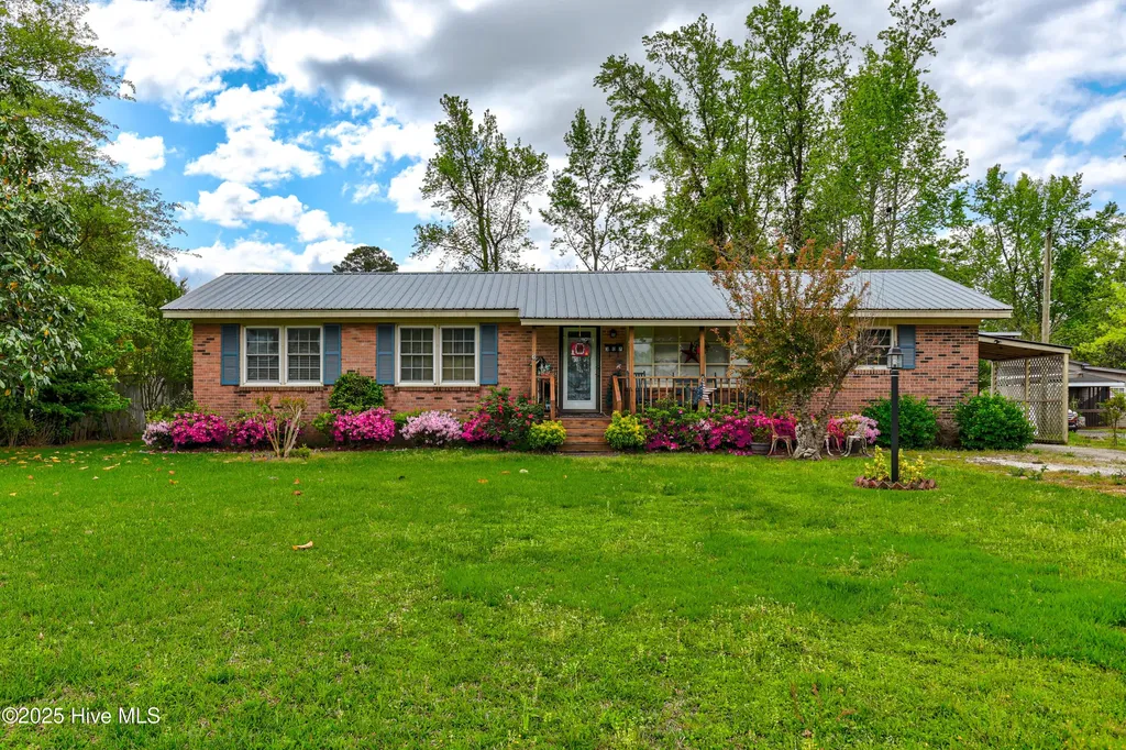 307 W Westbrook Street Wallace NC 28466