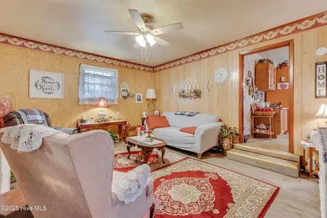 307 W Westbrook Street Wallace NC 28466