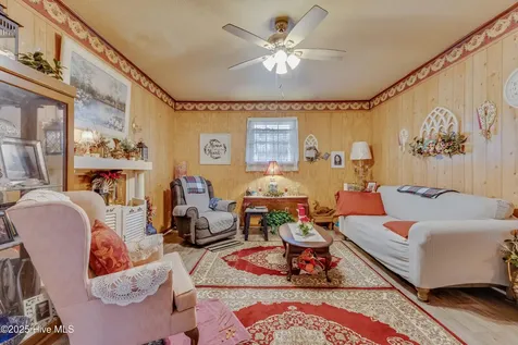 307 W Westbrook Street Wallace NC 28466