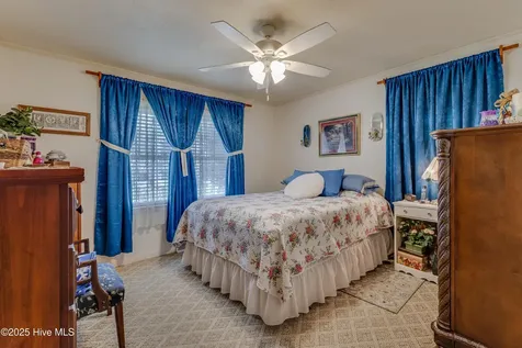307 W Westbrook Street Wallace NC 28466