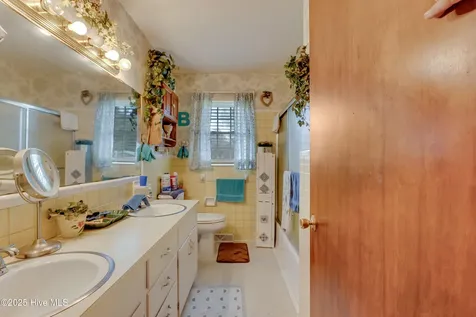 307 W Westbrook Street Wallace NC 28466