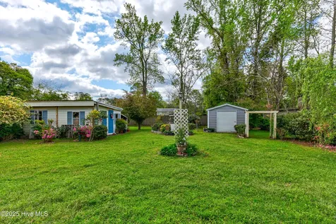 307 W Westbrook Street Wallace NC 28466