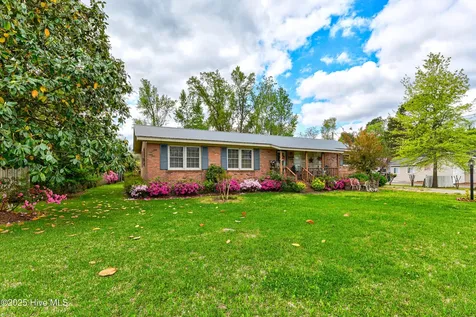 307 W Westbrook Street Wallace NC 28466