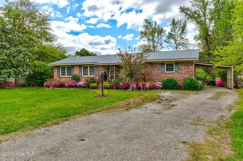 307 W Westbrook Street Wallace NC 28466