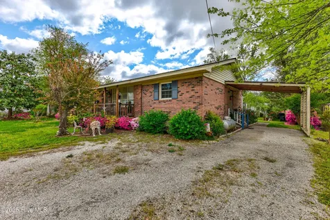307 W Westbrook Street Wallace NC 28466