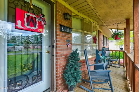 307 W Westbrook Street Wallace NC 28466