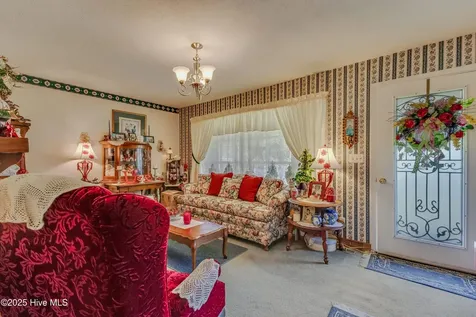 307 W Westbrook Street Wallace NC 28466